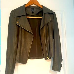 Clara Sunwoo 
Dark green color
Size: XS